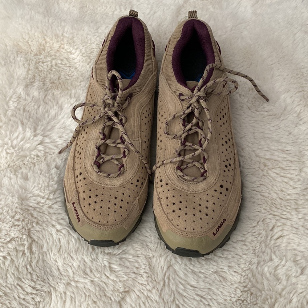 Lowa S-cloud Hiking shoes woman’s size 8.5